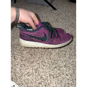 Nike Roshe Run Flyknit Womens Sz 9.5 Running Shoes Pink Purple Athletic Sneakers